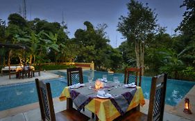 Courtyard House Kanha