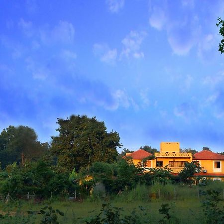Courtyard House Hotel Kanha Exterior photo